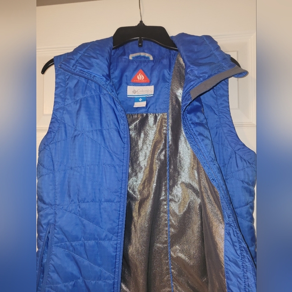 Columbia Women's Omniheat Puffer Vest - Picture 2 of 3